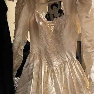 Vintage wedding dress